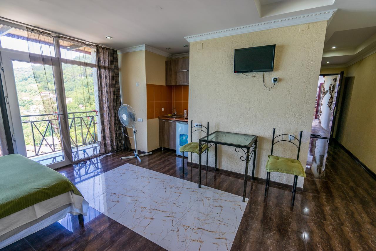 באטומי Aniva The Hotel מראה חיצוני תמונה