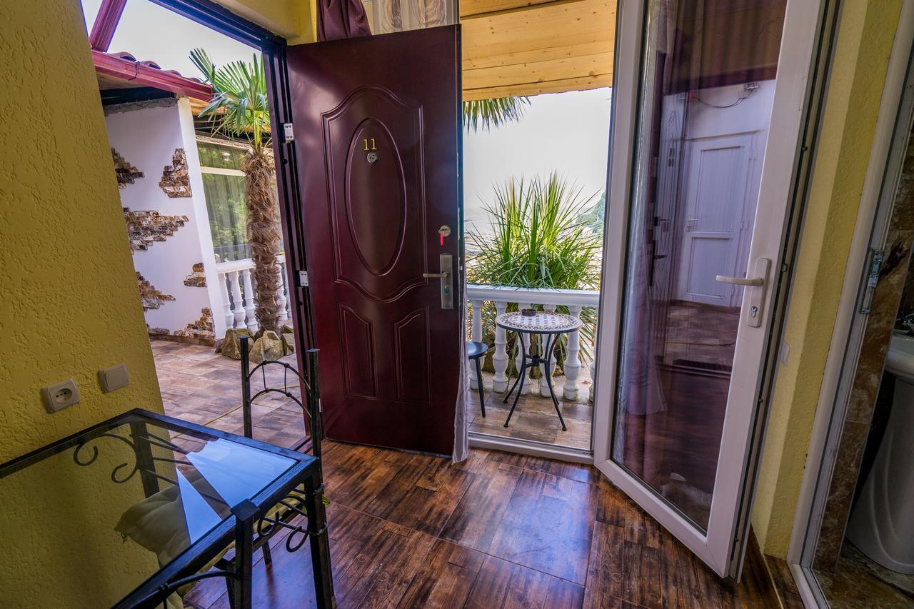 באטומי Aniva The Hotel מראה חיצוני תמונה