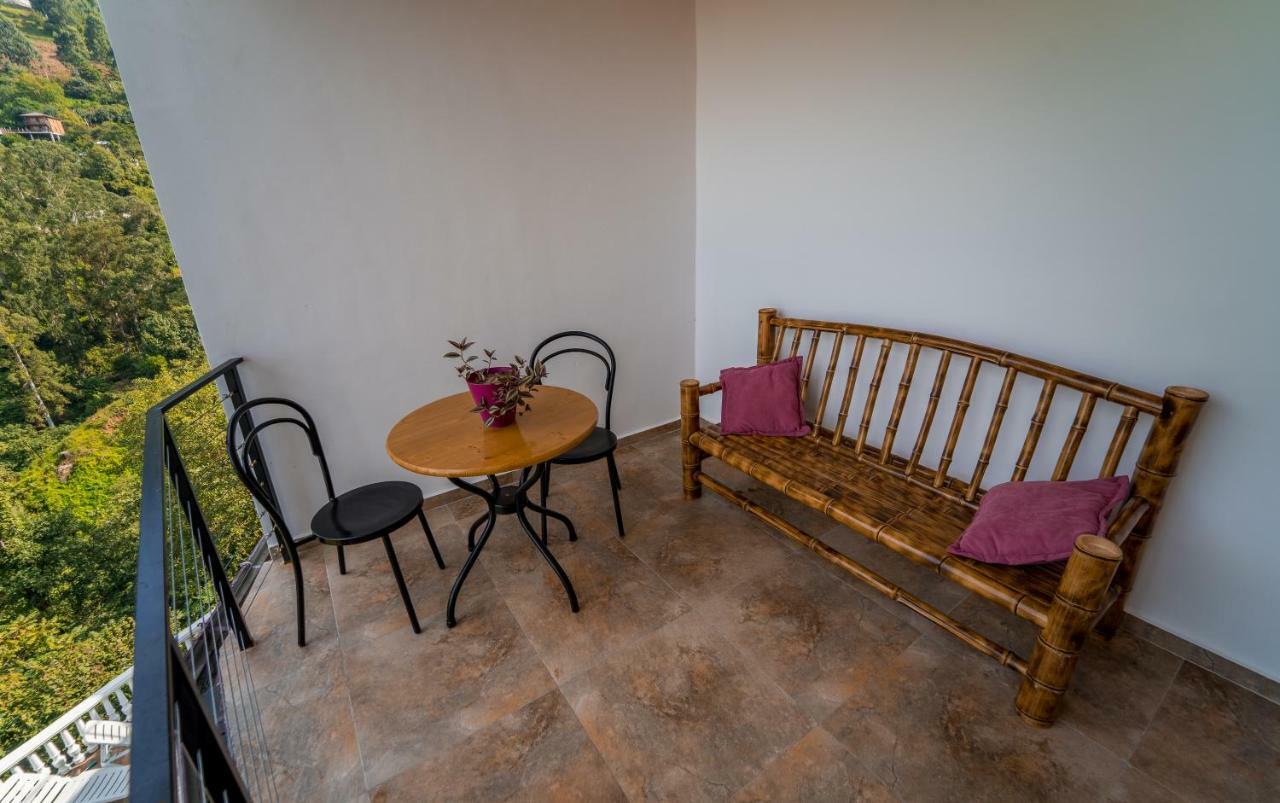 באטומי Aniva The Hotel מראה חיצוני תמונה
